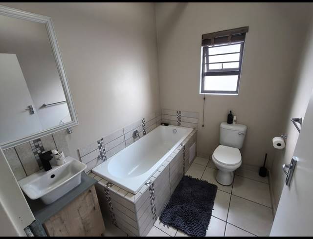 2 BEDROOM APARTMENT FOR SALE IN WATERKLOOF AH